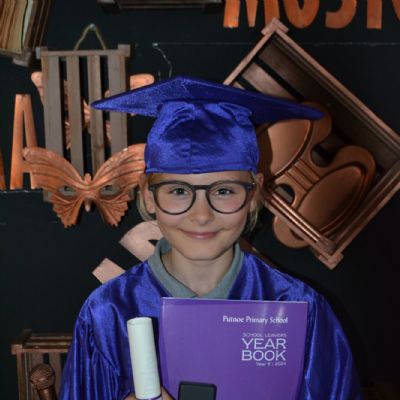 Year6Graduation25)